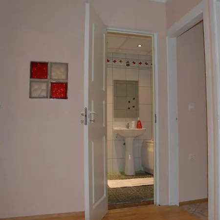 Center Apartment *